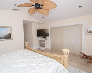 8410 Brussels Way - Photo Thumbnail 12