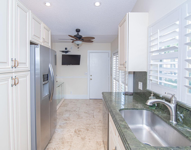 8410 Brussels Way - Photo Thumbnail 4