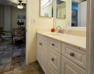 1161 Hillsboro Mile - Photo Thumbnail 46