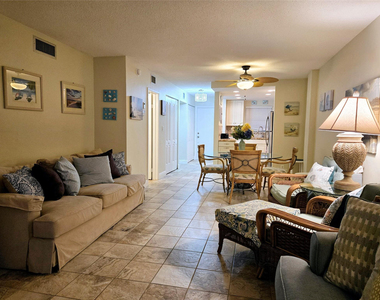 1161 Hillsboro Mile - Photo Thumbnail 37
