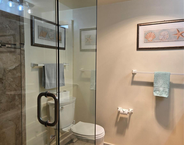 1161 Hillsboro Mile - Photo Thumbnail 20