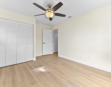 571 Se Anchor Lane - Photo Thumbnail 19
