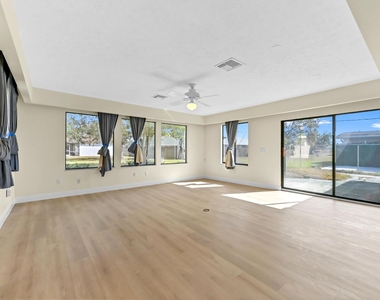 571 Se Anchor Lane - Photo Thumbnail 10