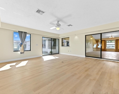571 Se Anchor Lane - Photo Thumbnail 11
