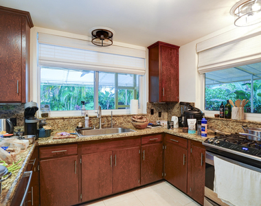 216 32nd Street - Photo Thumbnail 7