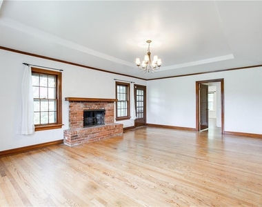 1600 Nw 38th Street - Photo Thumbnail 2