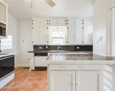 1600 Nw 38th Street - Photo Thumbnail 8