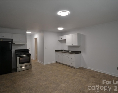 1212 Essex Avenue - Photo Thumbnail 3