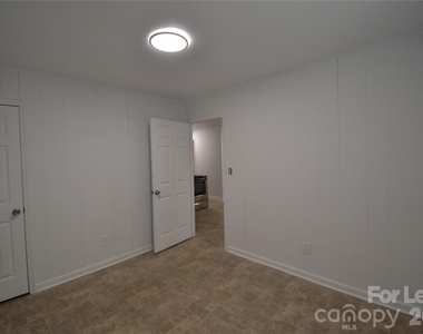 1212 Essex Avenue - Photo Thumbnail 14