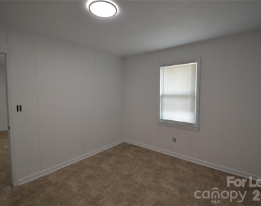 1212 Essex Avenue - Photo Thumbnail 13
