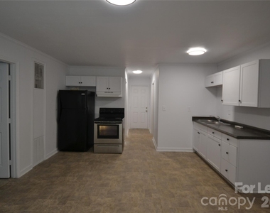 1212 Essex Avenue - Photo Thumbnail 4