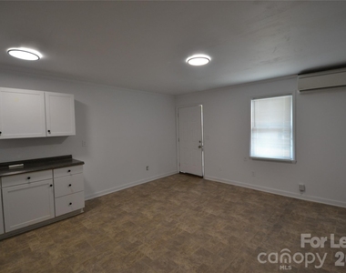 1212 Essex Avenue - Photo Thumbnail 5