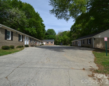 1212 Essex Avenue - Photo Thumbnail 2