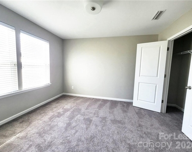4925 Grace View Drive - Photo Thumbnail 16