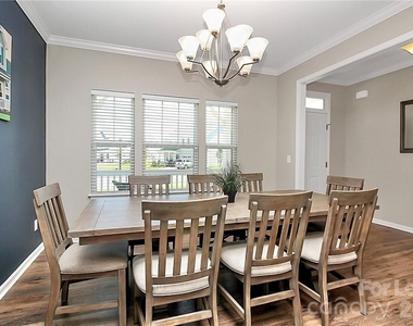 4925 Grace View Drive - Photo Thumbnail 10