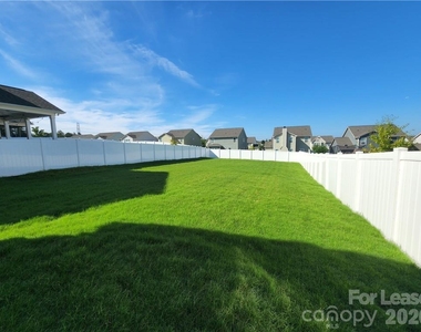 4925 Grace View Drive - Photo Thumbnail 2
