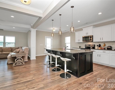 4925 Grace View Drive - Photo Thumbnail 7