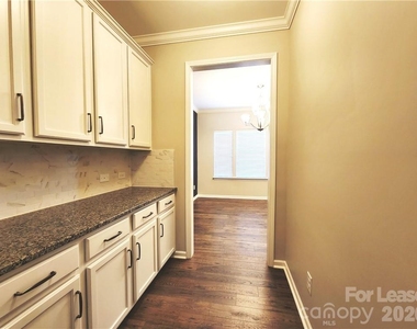 4925 Grace View Drive - Photo Thumbnail 9