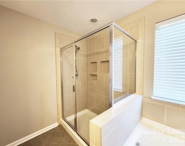 4925 Grace View Drive - Photo Thumbnail 23