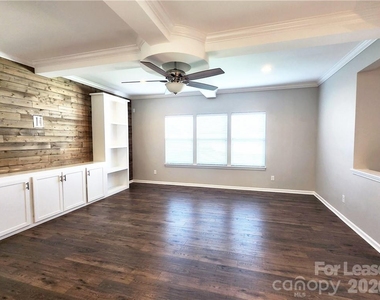 4925 Grace View Drive - Photo Thumbnail 12