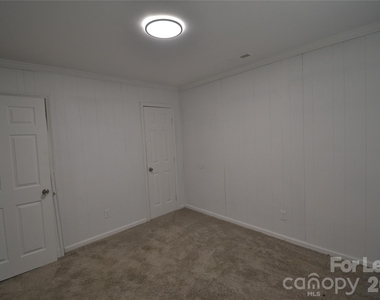 1212 Essex Avenue - Photo Thumbnail 6