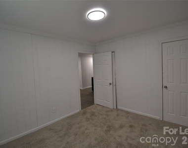 1212 Essex Avenue - Photo Thumbnail 7
