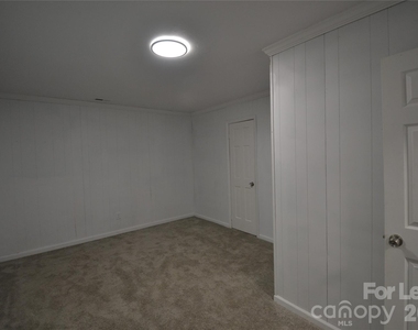 1212 Essex Avenue - Photo Thumbnail 11