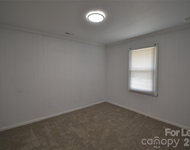 1212 Essex Avenue - Photo Thumbnail 5