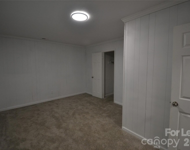 1212 Essex Avenue - Photo Thumbnail 8