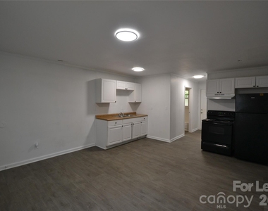1212 Essex Avenue - Photo Thumbnail 2