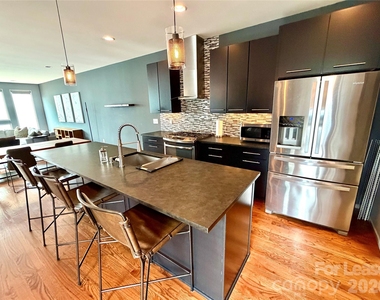 305 Mcninch Street - Photo Thumbnail 7