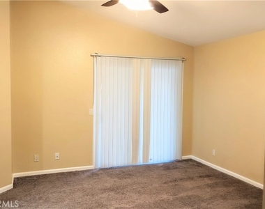 37734 Tackstem - Photo Thumbnail 9