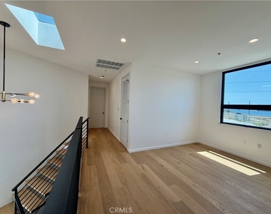 243 Seal Beach Blvd - Photo Thumbnail 5