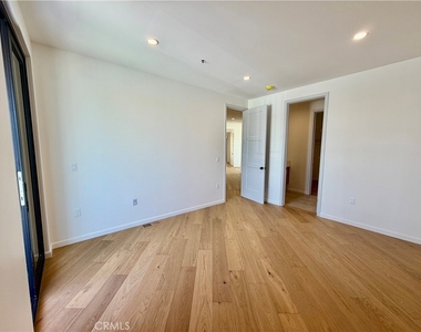 243 Seal Beach Blvd - Photo Thumbnail 10