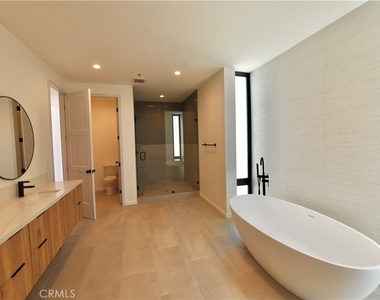 243 Seal Beach Blvd - Photo Thumbnail 23