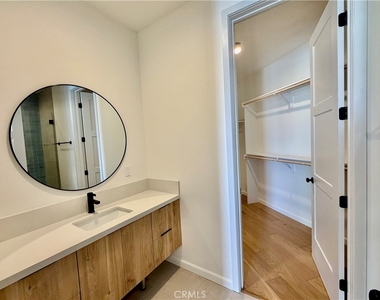 243 Seal Beach Blvd - Photo Thumbnail 11
