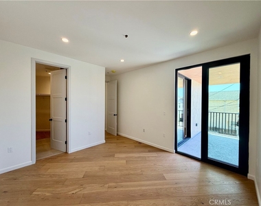 243 Seal Beach Blvd - Photo Thumbnail 13