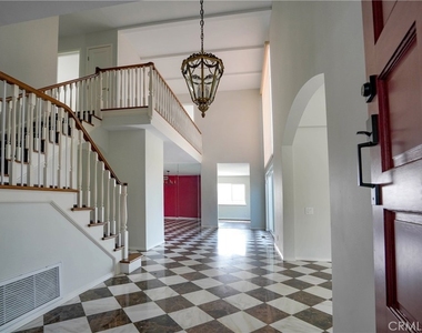 5226 Los Diegos Way - Photo Thumbnail 4