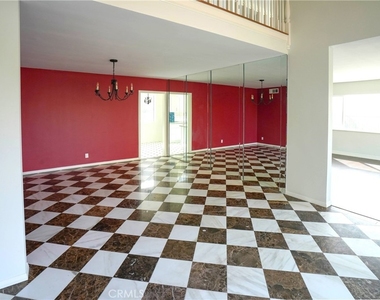5226 Los Diegos Way - Photo Thumbnail 17