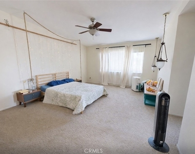 5637 Redwood - Photo Thumbnail 8