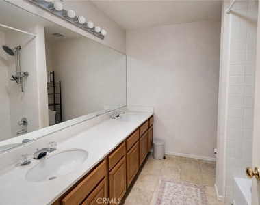 5637 Redwood - Photo Thumbnail 15