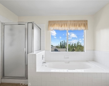 5637 Redwood - Photo Thumbnail 11