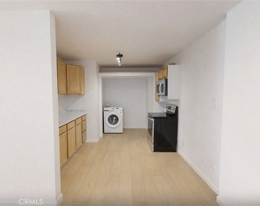 5637 Redwood - Photo Thumbnail 3