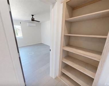 5637 Redwood - Photo Thumbnail 6