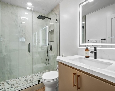1083 Montauk Lane - Photo Thumbnail 6