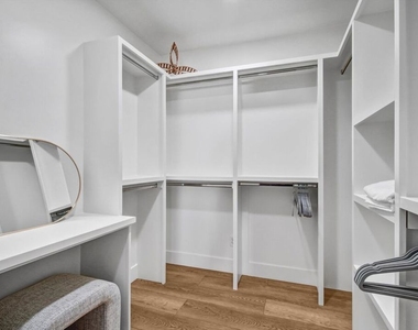 1083 Montauk Lane - Photo Thumbnail 7