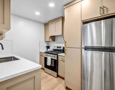 1083 Montauk Lane - Photo Thumbnail 2