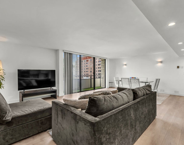 10535 Wilshire Boulevard - Photo Thumbnail 4