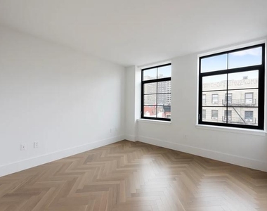 100 Avenue A - Photo Thumbnail 7