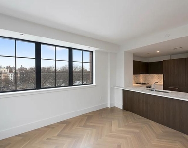 100 Avenue A - Photo Thumbnail 5